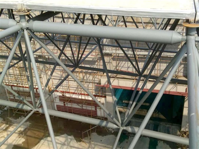 凤城公安局网架天基板屋面